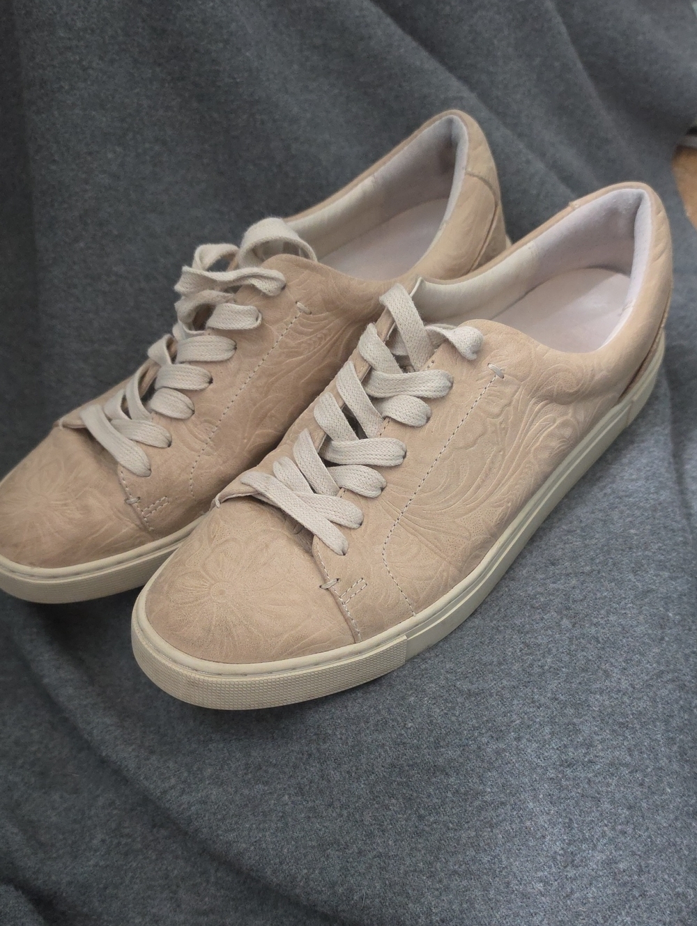 FRYE Ivy Low Lace Embossed Floral Leather Sneakers Tan Ivory 10